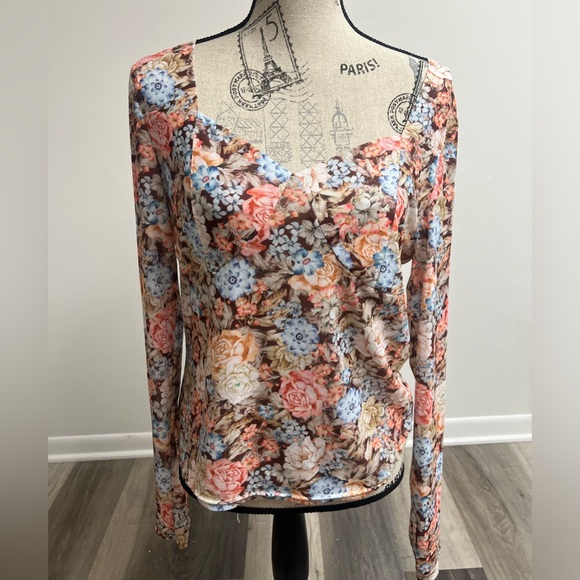 NWOT Floral Mesh Top! - Picture 2 of 15